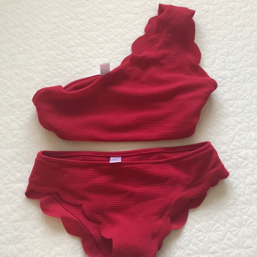🌟Two piece red scalloped bikini